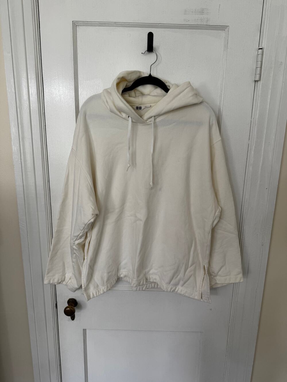 Uniqlo White Hoodie size XL